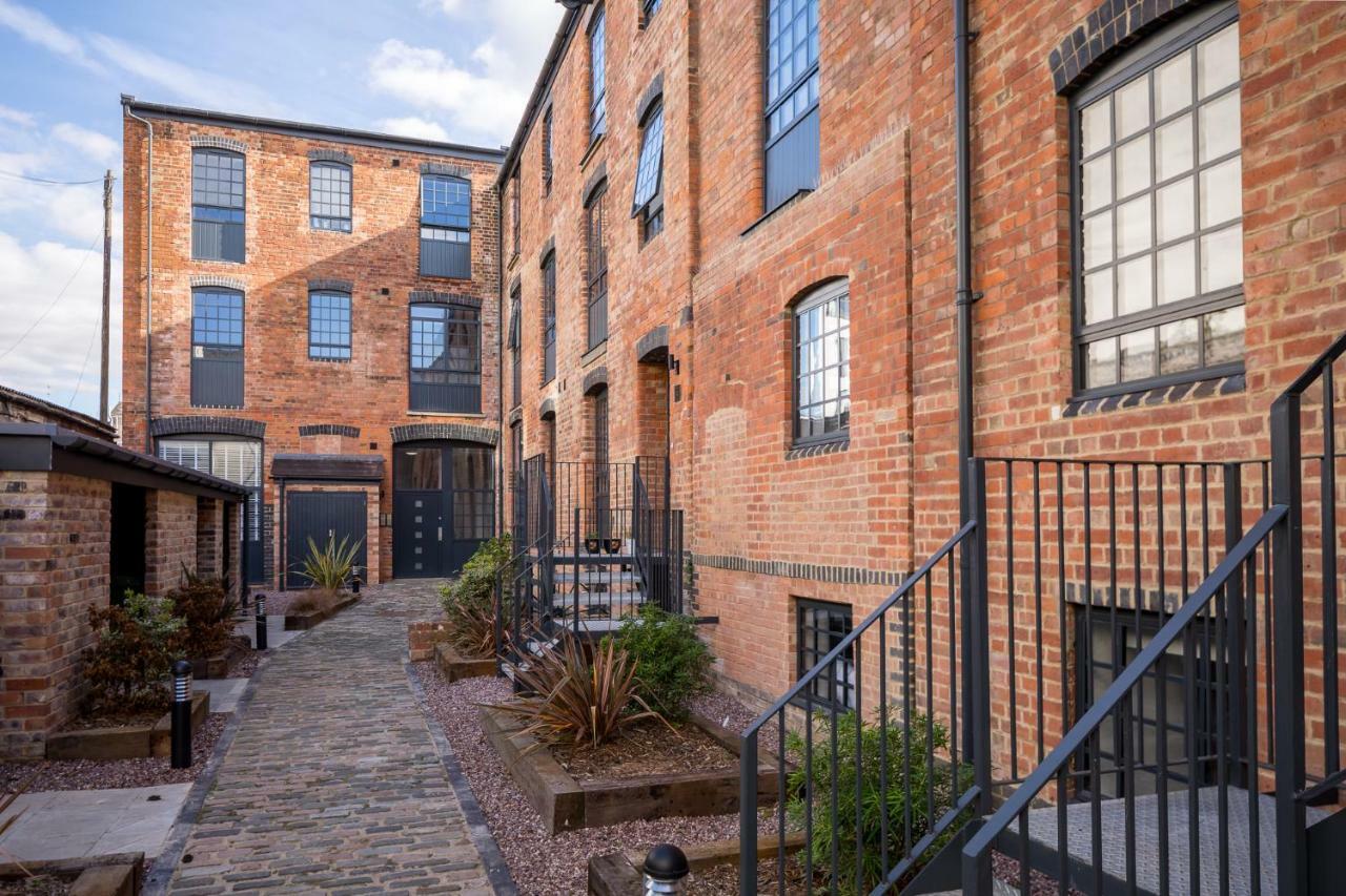 Elliot Oliver - Modern 2 Bedroom Town Centre Apartment チェルトナム エクステリア 写真